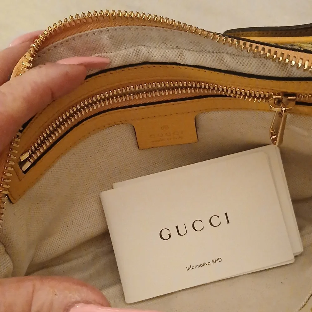 Gucci GG Supreme Floral Crossbody Bag - Yellow and Multicolor - Picture 5 of 8